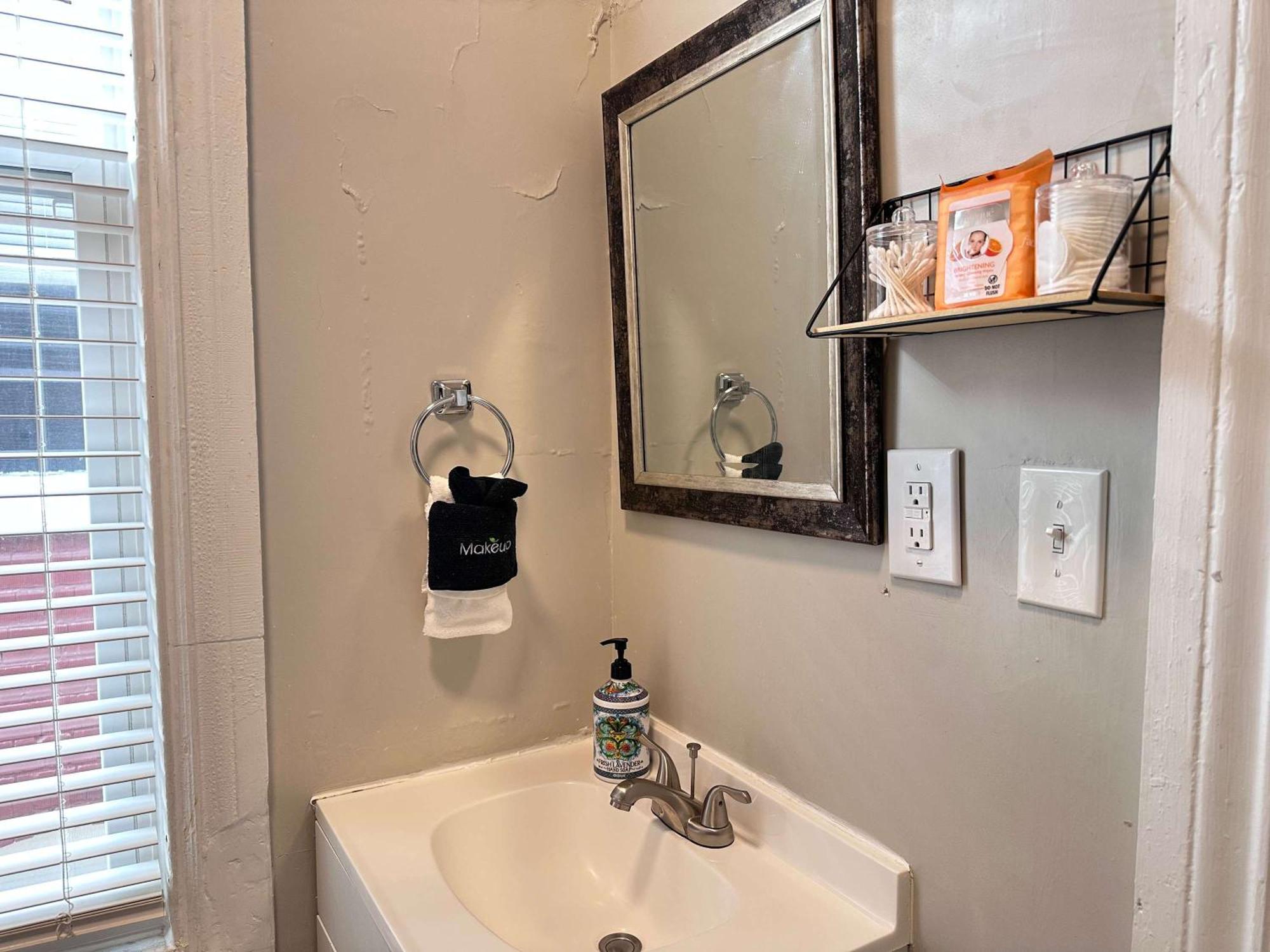 G4 King Bed Central Location Museums Free Parking Richmond Exterior foto